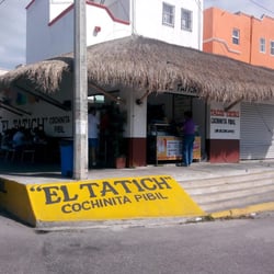 El Tatich - Fachada de la esquina, frente a La Gran Plaza