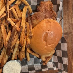 The Woods House Historic Pub - Fish and chips