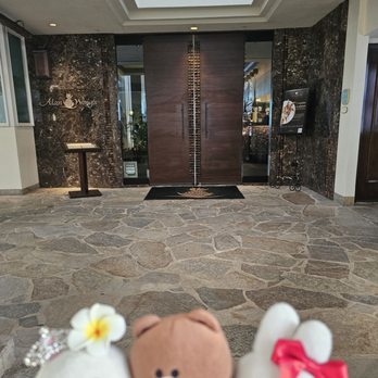Alan Wongs Kahala - Outside - Hawaiian Near Me - Honolulu, Hawaii Alan Wongs Kahala - Outside - Hawaiian Near Me - Honolulu, Hawaii