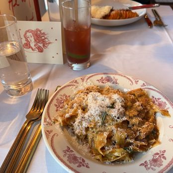 Mama’s on Main - Wine Bars Near Me - Covington, Kentucky