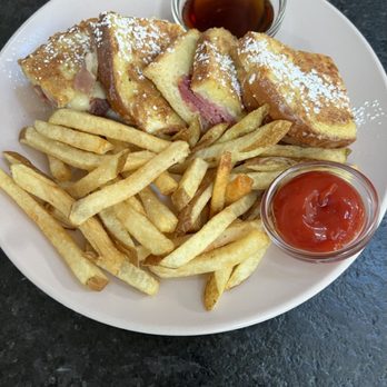 Central Bodega - Monte Cristo special with fries. If I didn't take a photo, I wouldn't remember it at all. - Wine Bars Near Me - Albuquerque, New Mexico