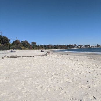 Rocky Neck State Park - View in other direction on beach - Parks Near Me - East Lyme, Connecticut