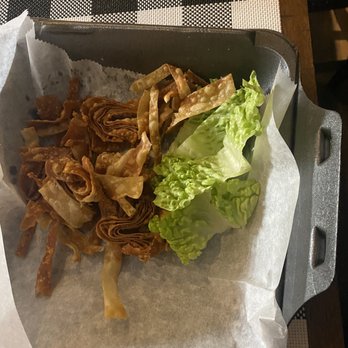 Houlihan's - Three pieces of lettuce? What a joke. Chicken that came with this meal was lukewarm at best. - Bars Near Me - Columbus, Georgia Houlihan's - Three pieces of lettuce? What a joke. Chicken that came with this meal was lukewarm at best. - Bars Near Me - Columbus, Georgia