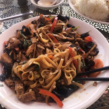 Momo Mee - Mushroom dish - Pan Asian Near Me - Milwaukee, Wisconsin Momo Mee - Mushroom dish - Pan Asian Near Me - Milwaukee, Wisconsin