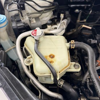 Jiffy Lube - Engine covered in oil - Oil Change Stations Near Me - Honolulu, Hawaii Jiffy Lube - Engine covered in oil - Oil Change Stations Near Me - Honolulu, Hawaii