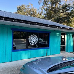 Salty Joe's BBQ Shop - Exterior