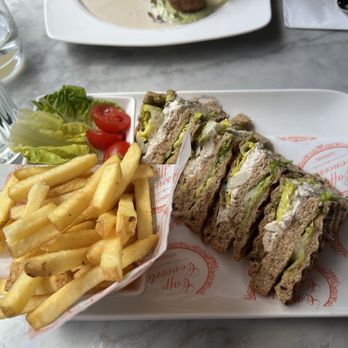 Caffe Concerto - Chicken Mayo Club - Cafes Near Me - London, XGL Caffe Concerto - Chicken Mayo Club - Cafes Near Me - London, XGL