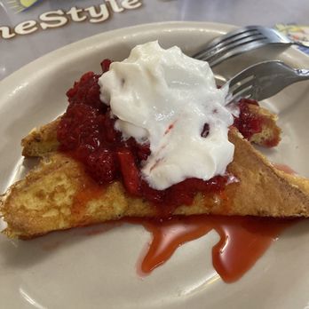 Dean's Homestyle Cafe - French Toast with strawberries was very good! Delish! - American Near Me - Clackamas, Oregon