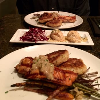 Skates On The Bay - Salmon with carrots and potato salmon cakes, side of crab cakes - Seafood Near Me - Berkeley, California