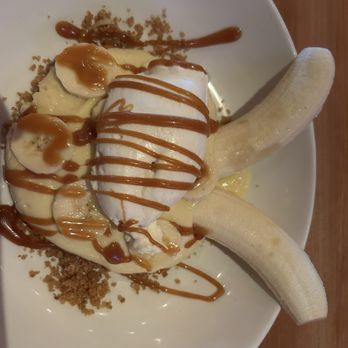 Redstone American Grill - Banana cream pie - Steakhouses Near Me - Burlington, Massachusetts Redstone American Grill - Banana cream pie - Steakhouses Near Me - Burlington, Massachusetts