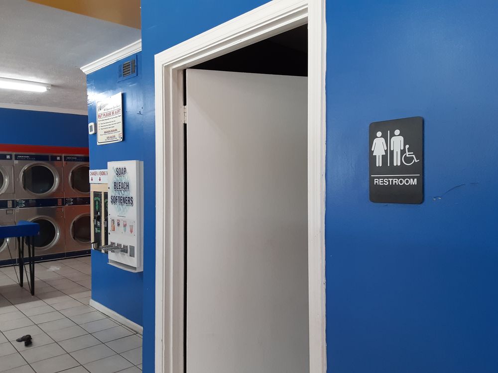 J & M COIN LAUNDRY Updated September 2024 525 Hardee St, Dallas, Laundromat