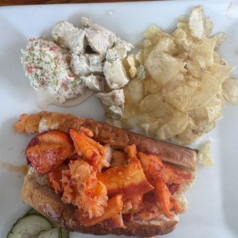 Rachel's Kitchen - Lobster Roll - New American Near Me - Woodbury, Connecticut