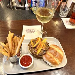 Common Man Restaurant - Excellent veggie burger and fries