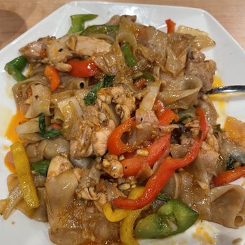 Luck Gai Cafe - Drunken Noodles (Pad Kee Mao) - Chicken Shop Near Me - Anaheim, California