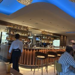 The Seeker - Look at this bar!