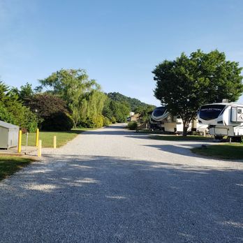 Cave Country RV - Just a clean level wonder park 10/10 - Campgrounds Near Me - Cave City, Kentucky