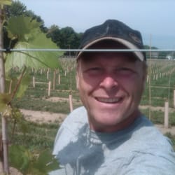 Hopwood Cellars Winery - Winemaker Ron Hopwood
