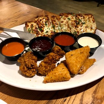 Giordano's - Cheese bread sampler appetizer - Pizza Near Me - Chicago, Illinois