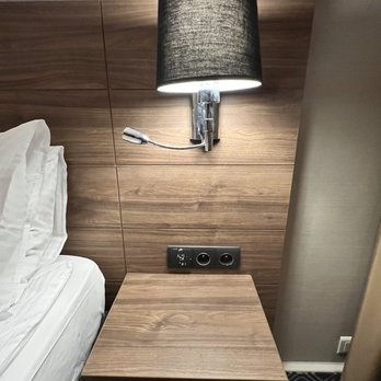 Hotel Warminski - Plugs on either side of bed - Hotels Near Me - Olsztyn, WN