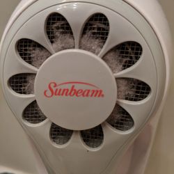 Pawleys Plantation - The hair dryer in bathroom, covered in dust and dirt! All clogged up.