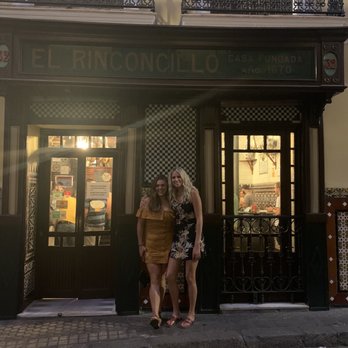 El Rinconcillo - With my girls - Spanish Near Me - Seville, SE
