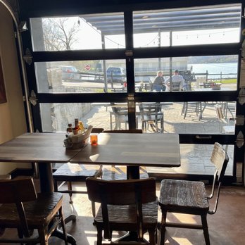 Vermont Tap House - Interior - Pizza Near Me - Rutland, Vermont Vermont Tap House - Interior - Pizza Near Me - Rutland, Vermont
