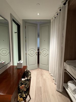 Virgin Hotels New Orleans by null
