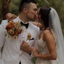 Griffith Woods - WHERE WE WANDER PHOTOS - Beautiful couples portraits at Griffith Woods