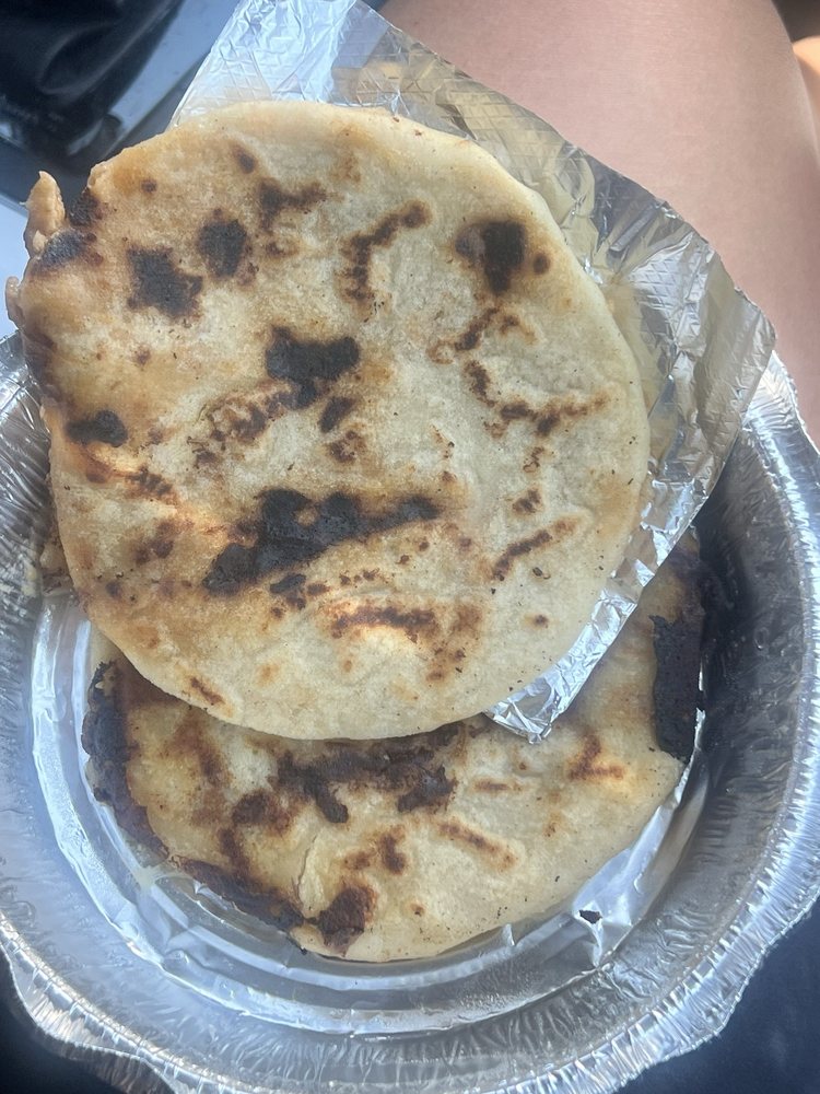 Los Sabores Latinos