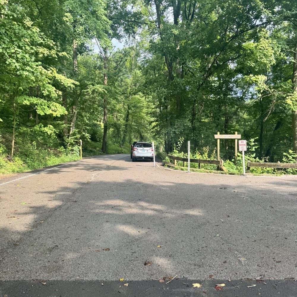 Radnor Lake State Park - End of paved path from access trail side - Parks Near Me - Nashville, Tennessee Radnor Lake State Park - End of paved path from access trail side - Parks Near Me - Nashville, Tennessee