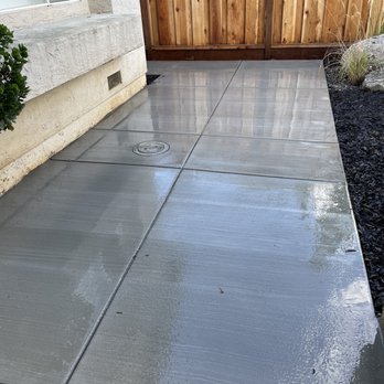 Lara landscape custom - Sitting area and walkway - Landscaping Near Me - San Martin, California
