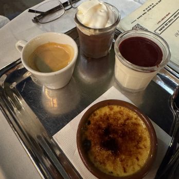 Au Chien qui Fume - Cafe gourmand - Bars Near Me - Paris, 75 Au Chien qui Fume - Cafe gourmand - Bars Near Me - Paris, 75