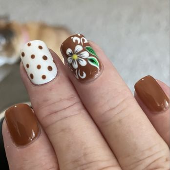 Milan Nails & Spa - Freehand design by Hannah - Nail Salons Near Me - Fresno, California