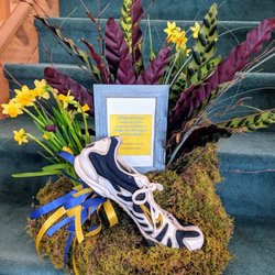 Ekey Marketplace - Personalized sympathy arrangement