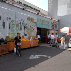 US Supermarket - Parking lot entrance.