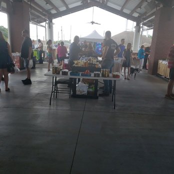 Enterprise Farmers Market - people shopping at tables - Farmers Market Near Me - Enterprise, Alabama