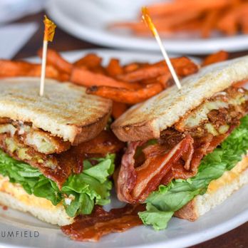 Puckett's Restaurant - Fried Green Tomato BLT with Pimento Cheese was super yummy! - Southern Near Me - Chattanooga, Tennessee Puckett's Restaurant - Fried Green Tomato BLT with Pimento Cheese was super yummy! - Southern Near Me - Chattanooga, Tennessee