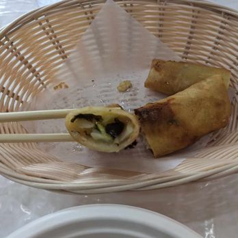 Lucky House - Complimentary spring roll - Chinese Near Me - San Jose, California