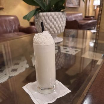 The Sazerac Bar - Ramos Gin Fizz - Cocktail Bars Near Me - New Orleans, Louisiana The Sazerac Bar - Ramos Gin Fizz - Cocktail Bars Near Me - New Orleans, Louisiana