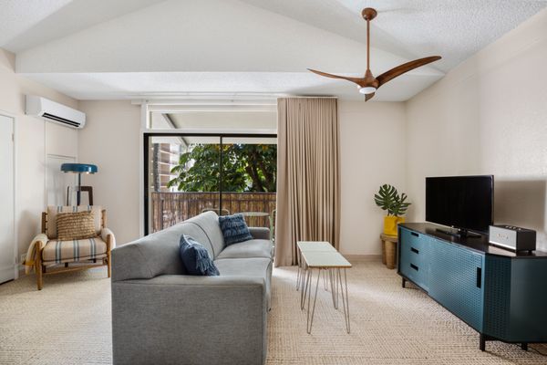 White Sands Hotel by null