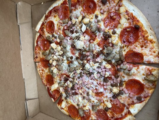 Sunny's Pizzeria by null