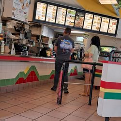 Del Taco - Inside