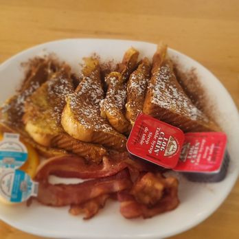 JJ's On The Docks Eatery - French toast with bacon - Canadian (New) Near Me - Grimsby, Ontario