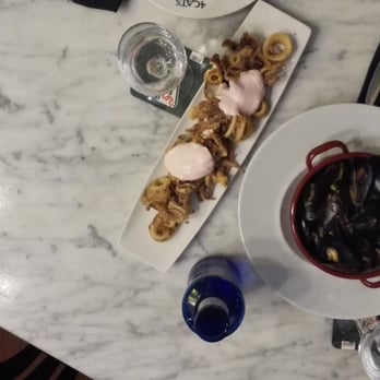 Els 4 Gats - Calamari and mussels - Spanish Near Me - Barcelona, B Els 4 Gats - Calamari and mussels - Spanish Near Me - Barcelona, B