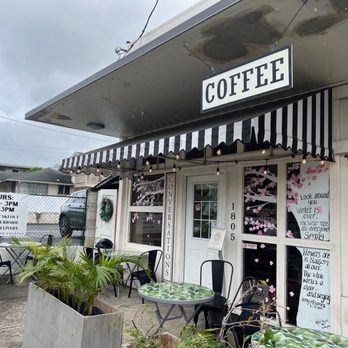 Conversations - Beautiful shop with great energy!! What wonderfulness here!! And the drinks are amazing - Cafes Near Me - Honolulu, Hawaii