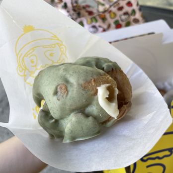 Beard Papa’s - Green tea with vanilla bean cream - Desserts Near Me - Concord, California Beard Papa’s - Green tea with vanilla bean cream - Desserts Near Me - Concord, California