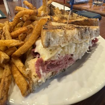 Dogfish Head Alehouse - Reuben - Bars Near Me - Gaithersburg, Maryland