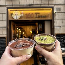 Mr. 100 Tiramisù - Storefront IG: @whatschriseating