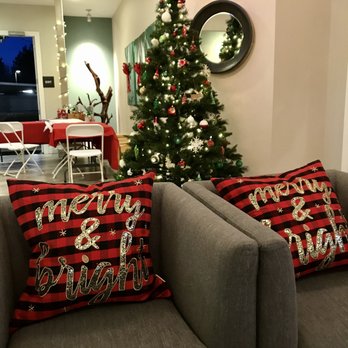 Montrachet Apartments - The holidays in the resident lounge - Apartments Near Me - Napa, California Montrachet Apartments - The holidays in the resident lounge - Apartments Near Me - Napa, California