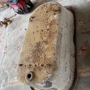 Authentic Reglazing - Rusty tub - Damage Restoration Near Me Authentic Reglazing - Rusty tub - Damage Restoration Near Me